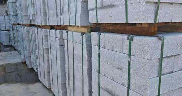 乌兰察布芝麻白路牙石，路侧石