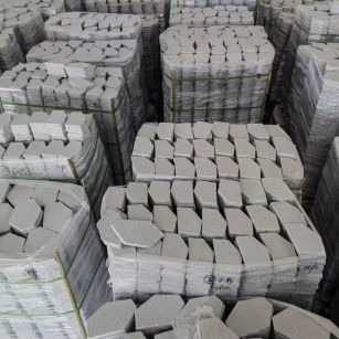 乌兰察布芝麻白石材冰裂纹，碎拼。