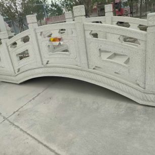 乌兰察布芝麻白拱桥，石桥