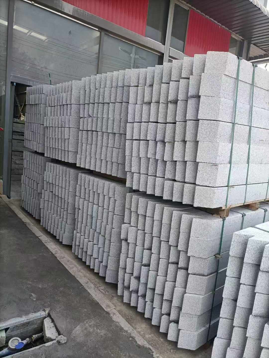 乌兰察布芝麻白树围石 树池