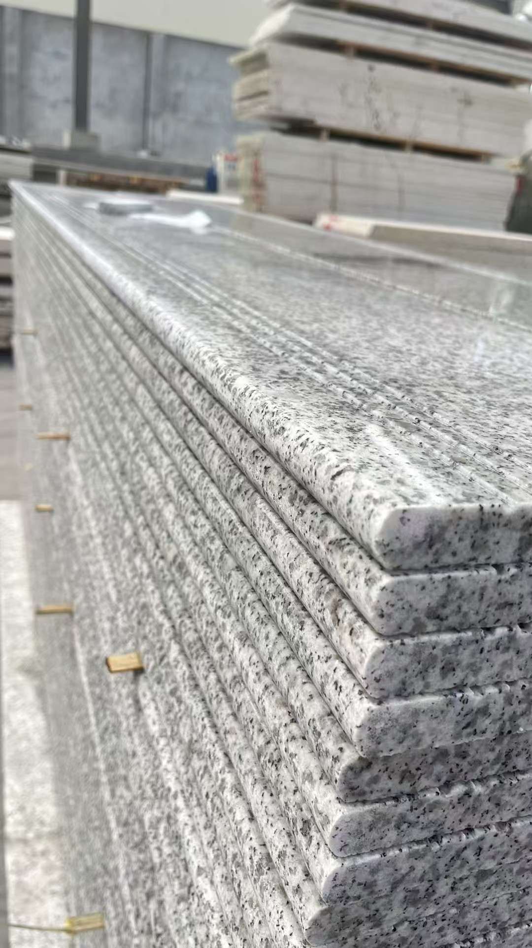 乌兰察布芝麻白楼梯踏步 花岗岩楼梯板材