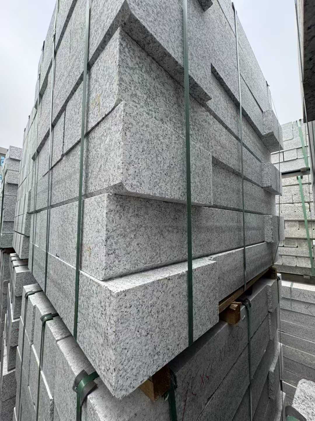 乌兰察布芝麻白路牙石 马路牙子